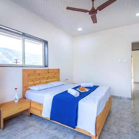 Empyrean Stay Ll 6Bhk Ll Royal Bramha Palace Ll Pvt Pool Ll Lonavla Zewnętrze zdjęcie
